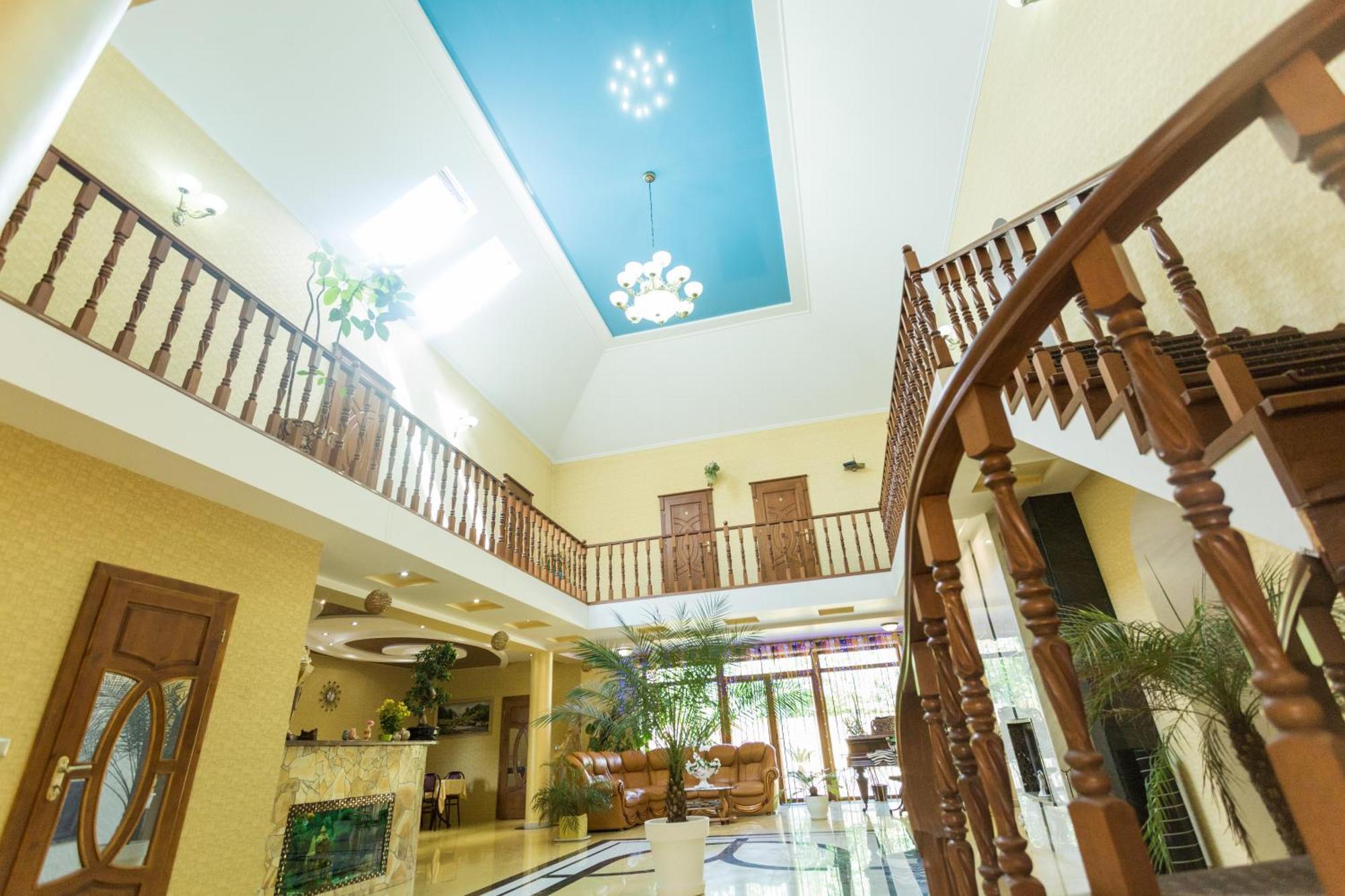 Villa Fenix Berehove  Exteriör bild
